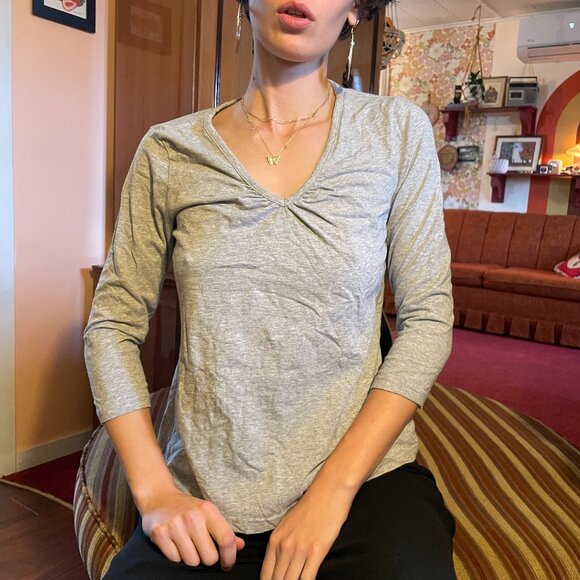 Classic Y2K reitmans cotton spandex grey v neck ¾ sleeve shirt - Picture 4 of 14